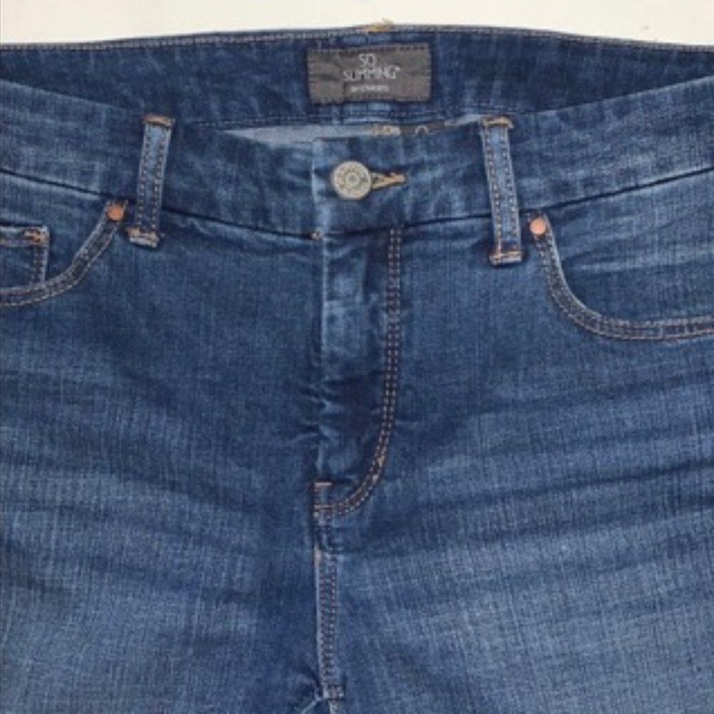 Chico's SO SLIMMING ankle jeans